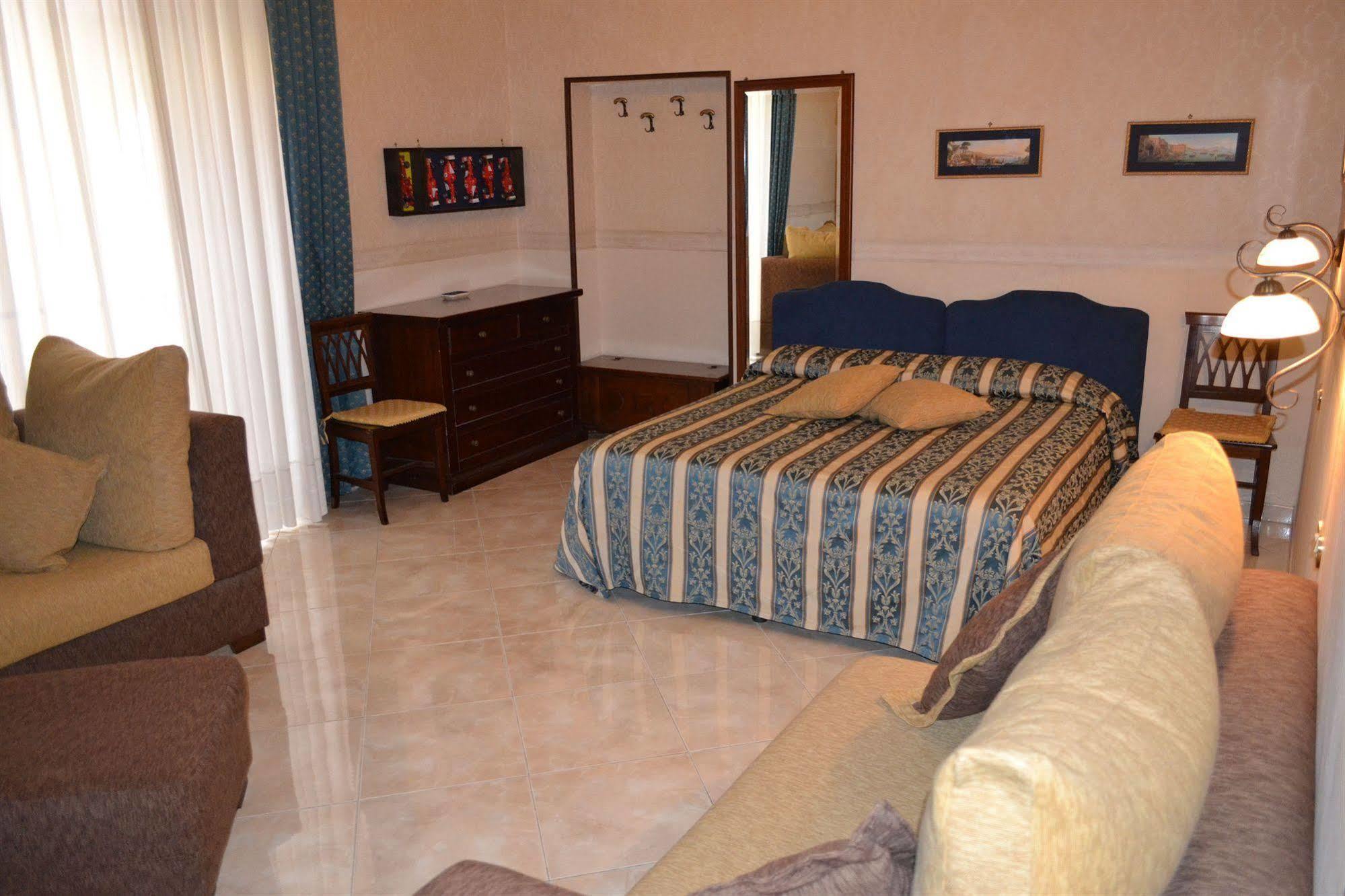 Toledo 3* Neapel